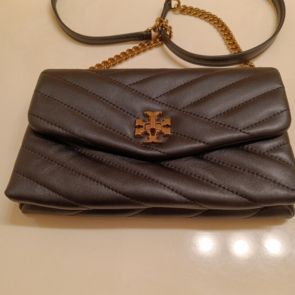 Tory Burch designer mini bags Kira Chevron Chain Wallet in Black mainTory Burch - Picture 5 of 13